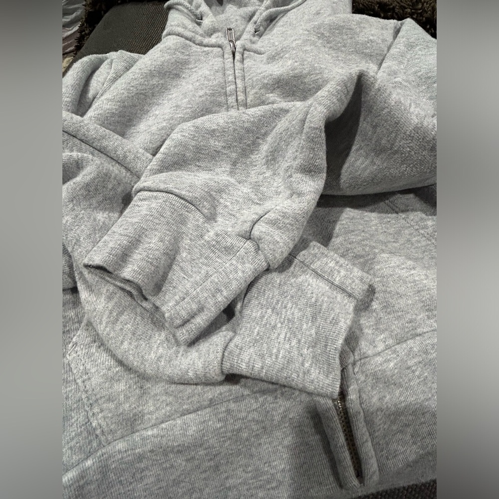 Brandy Melville Gray Cropped Zip-Up Hoodie - Picture 13 of 15